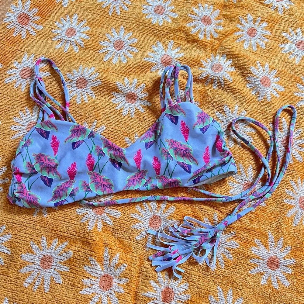 ACACIA TOP